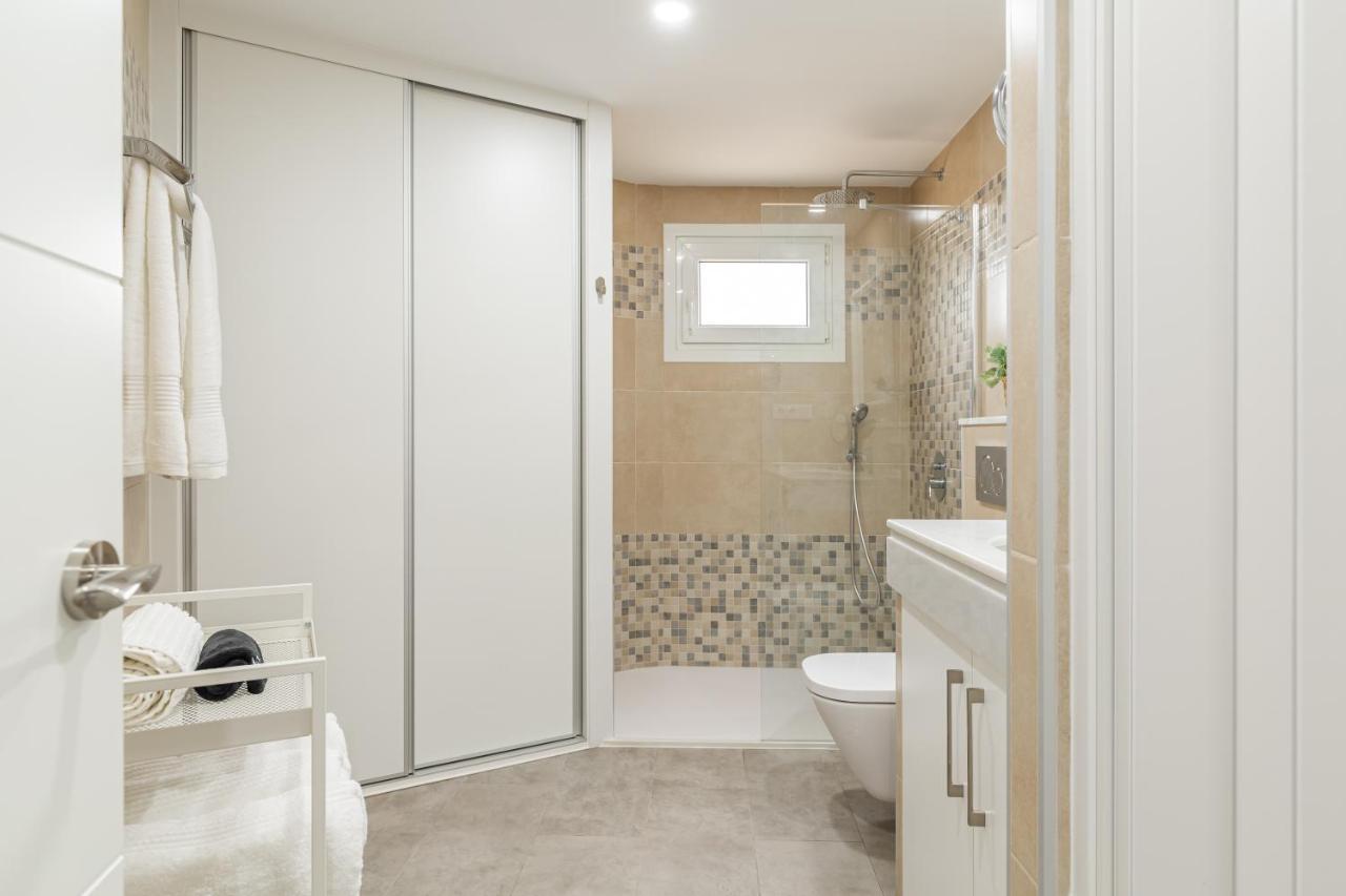 Modern Apartment Steps From The Beach Torrox Exteriör bild