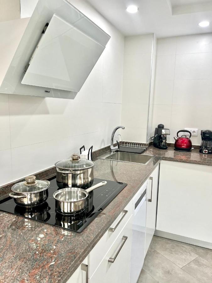 Modern Apartment Steps From The Beach Torrox Exteriör bild